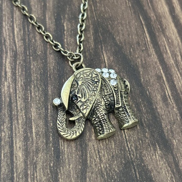 Claire's Elephant Necklace ASO Elena Gilbert - Picture 3 of 10